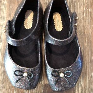 Size 6 multi color glitter Mini Melissa